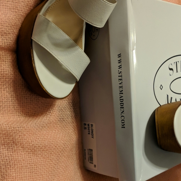 4 inch wedge almost like new!! - Picture 2 of 2